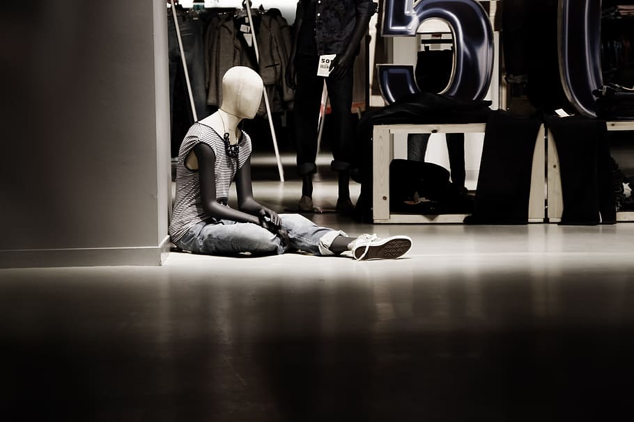 mannequin sitting near wall, doll, window, fashion, display dummy, HD wallpaper