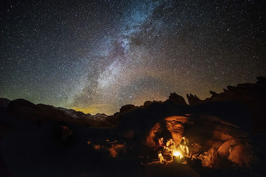 people sitting on camp under starry night sky, nature, landscape HD wallpaper
