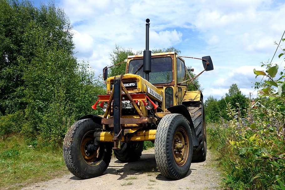 Tractor, Vehicle, Volvo, Rust, Diesel, transportation, outdoors HD wallpaper