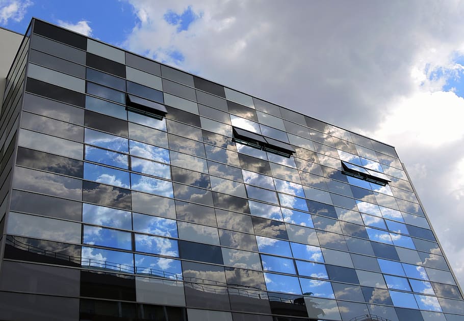 palazzo, stained glass, reflection, clouds, sky, height, architecture HD wallpaper