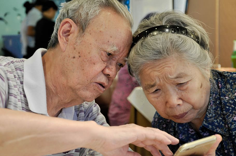 man holding gold iPhone 6 sitting beside woman, Old Man, Mobile HD wallpaper