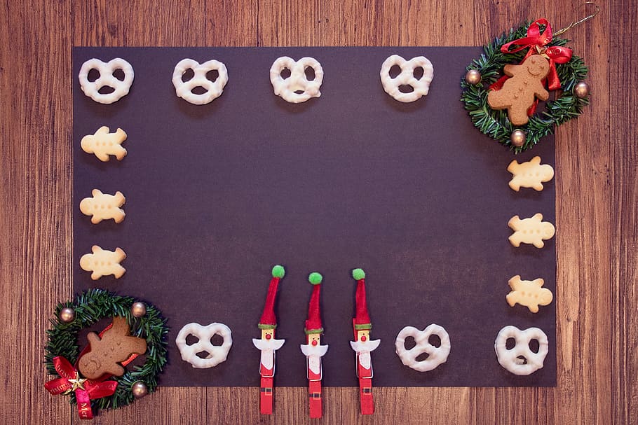 brown Gingerbread and pretzel arrangement board, wood - Material HD wallpaper