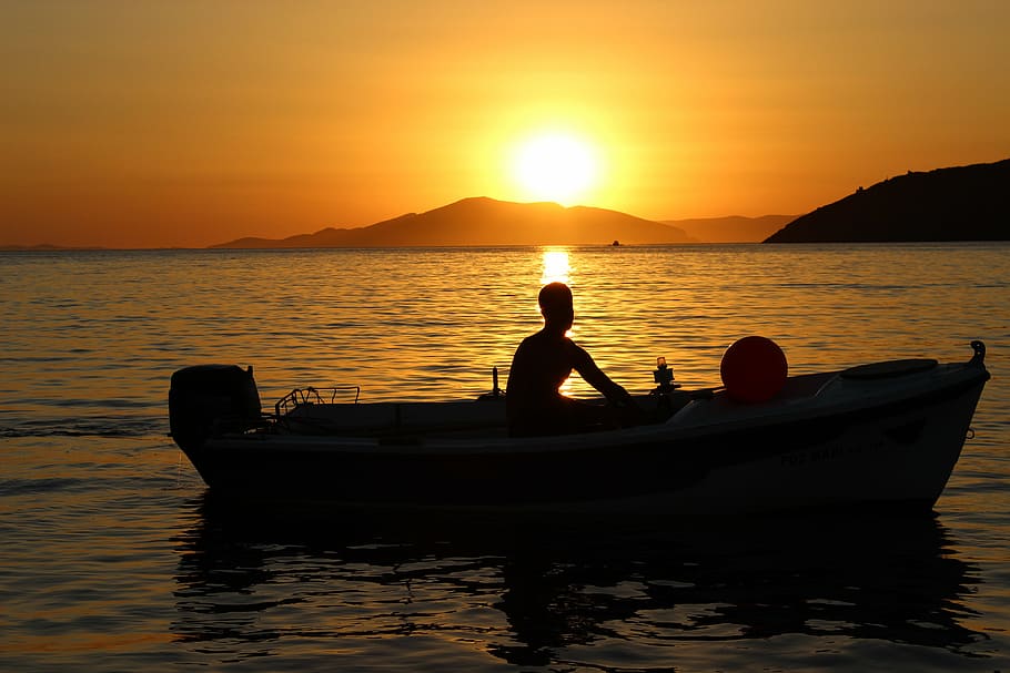sunset, boat, sky, sea, water, beauty in nature, silhouette HD wallpaper
