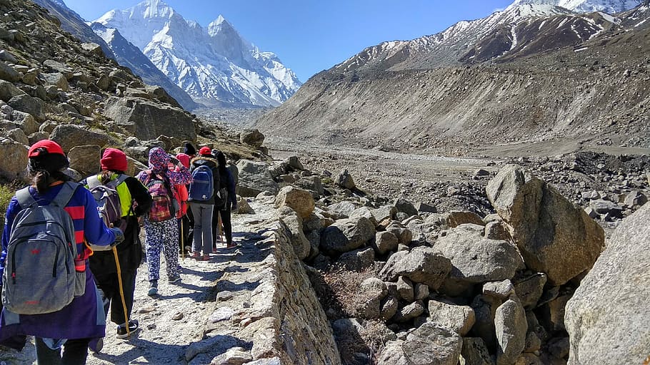 Mountains, Trek, Students, walking, rocks, mountain range, snow HD wallpaper