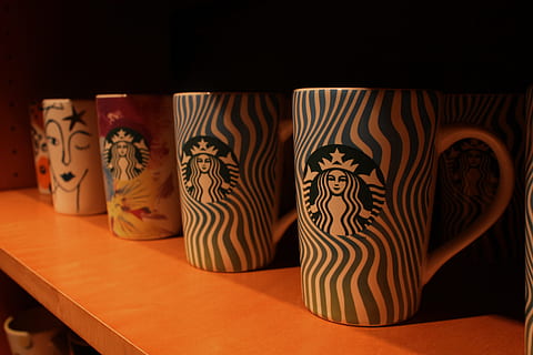 starbucks, cups, shop, coffe, labor, business, bussiness, technology HD wallpaper