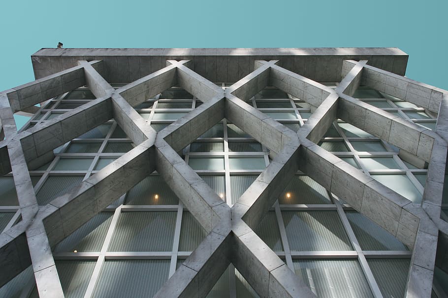 worm'seye view photography of building, low-angle photography of gray concrete structure HD wallpaper