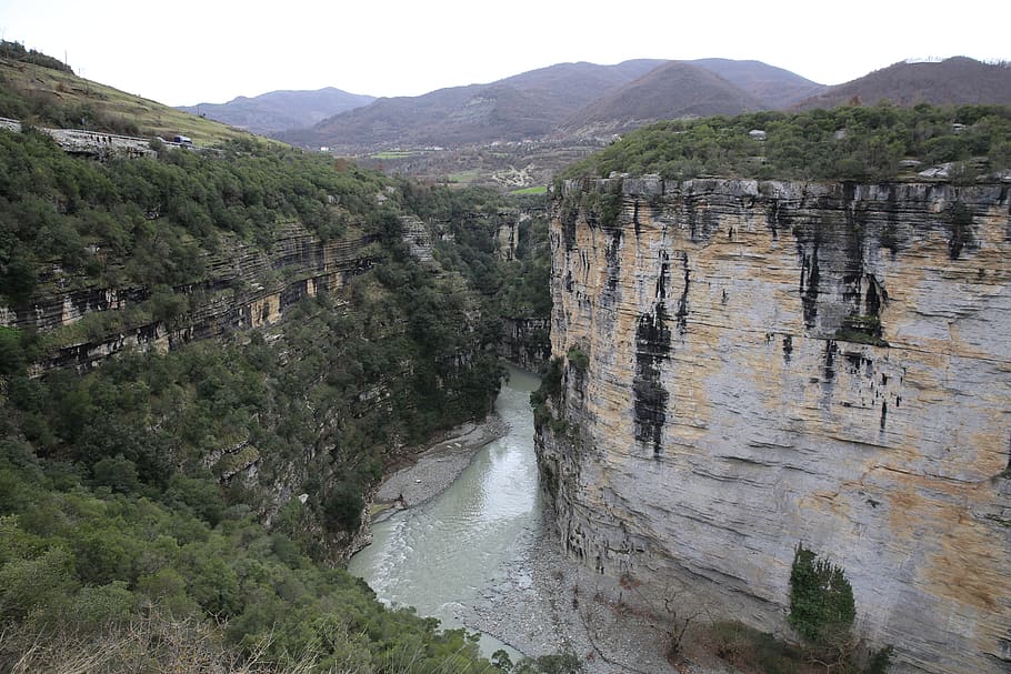 Greystone canyon. Rock River.