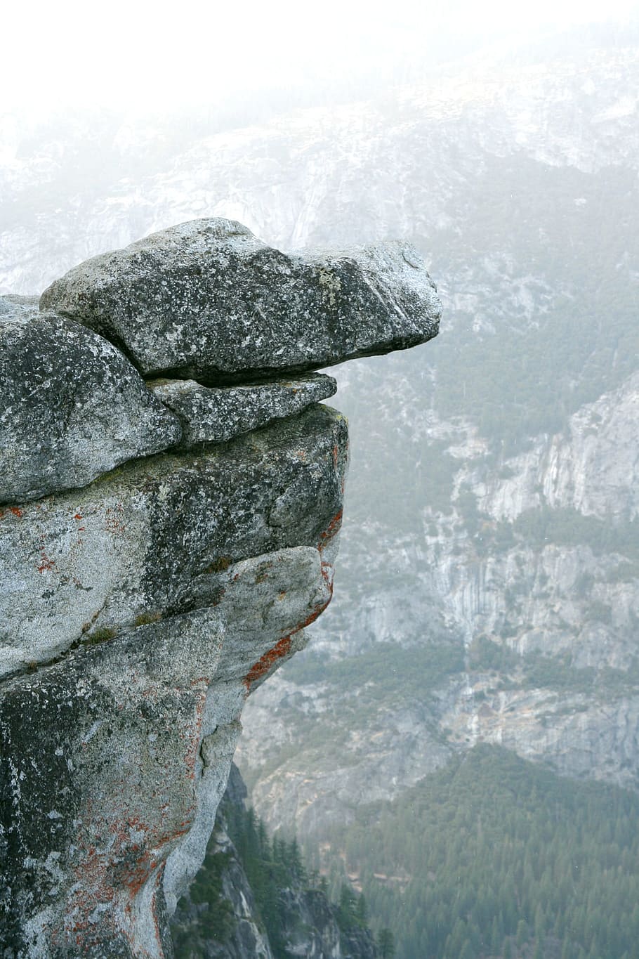 landscape photograph of rock cliff, stone, deep, dizziness HD wallpaper