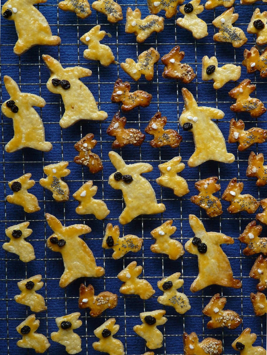 Easter Bunny, Cakes, easter cakes, rabbit, bake, dough, ausstecherle HD wallpaper