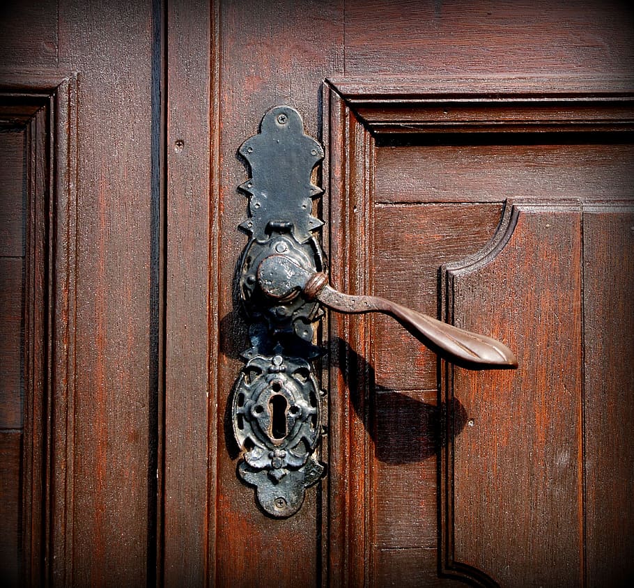 old, handle, wood, door, gate, entrance, iron, lock, old door HD wallpaper