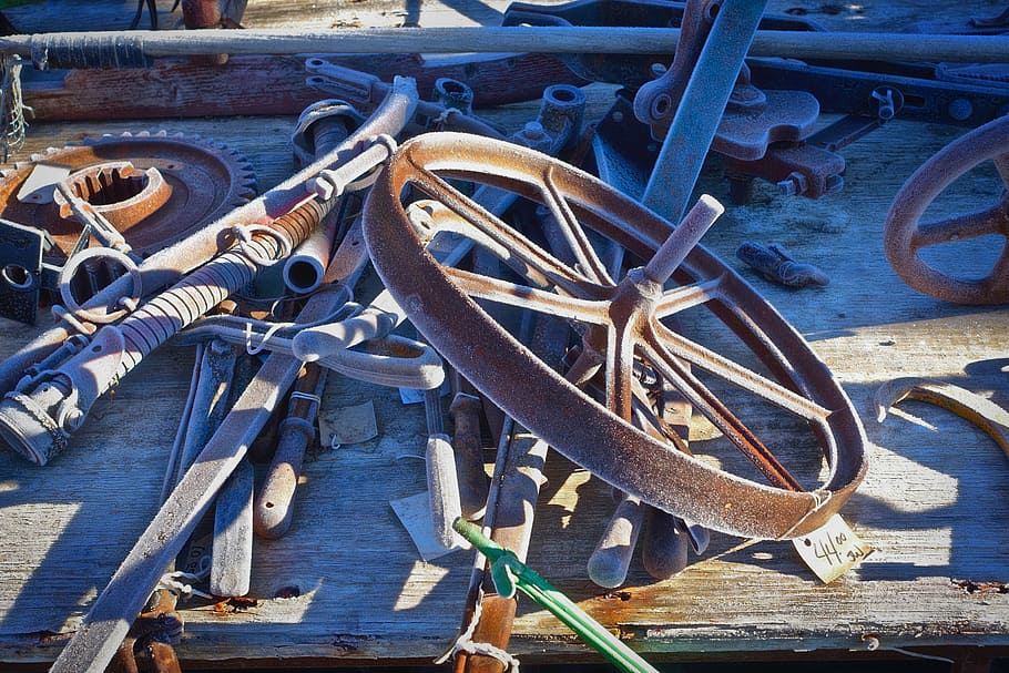 brown metal wheel placed on wooden table, vintage, retro, cogwheel, HD wallpaper