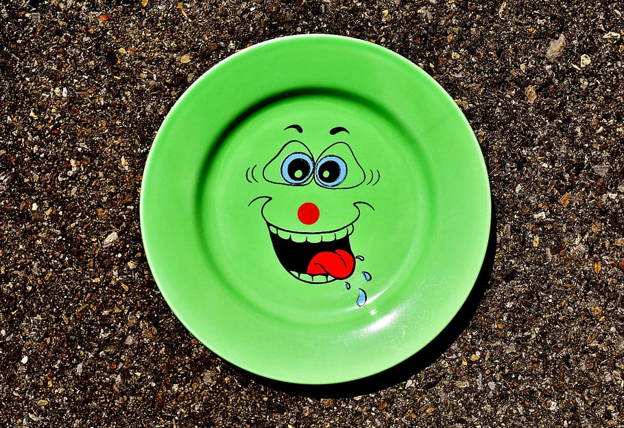 round green ceramic plate, Tableware, Smiley, Cute, porcelain HD wallpaper