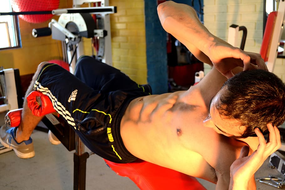 man doing sit-up exercise, abdominal, gym, athlete, horse, italian HD wallpaper