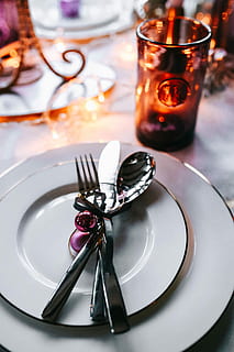 Christmas table decorations, table set, pink, holiday, glamour HD wallpaper
