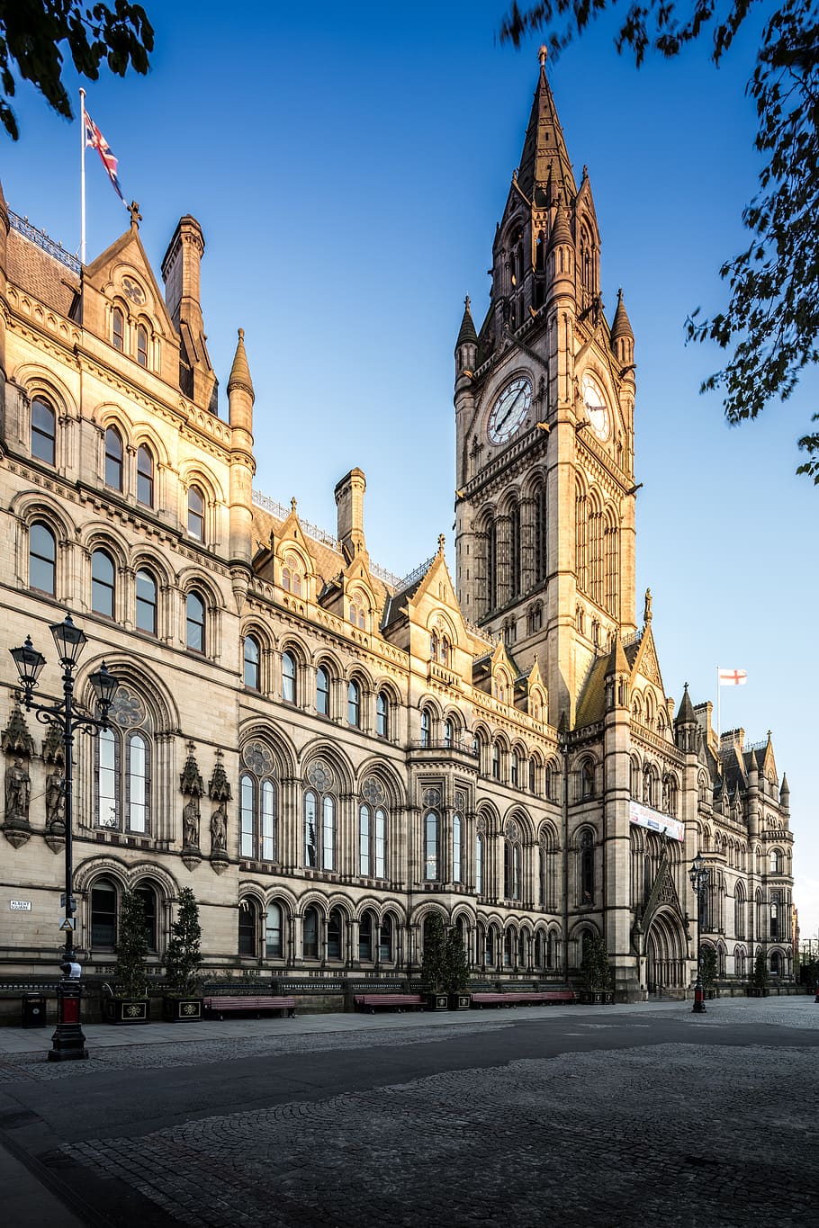 manchester town hall, mancunian, greater manchester, exterior