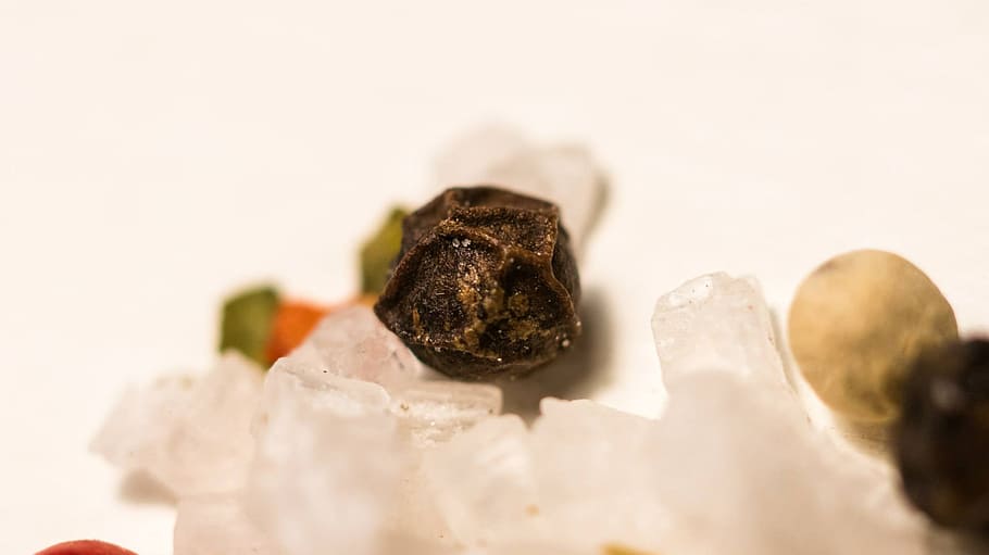 pepper, salt, macro, herbs, spices, food, close-up, food and drink HD wallpaper