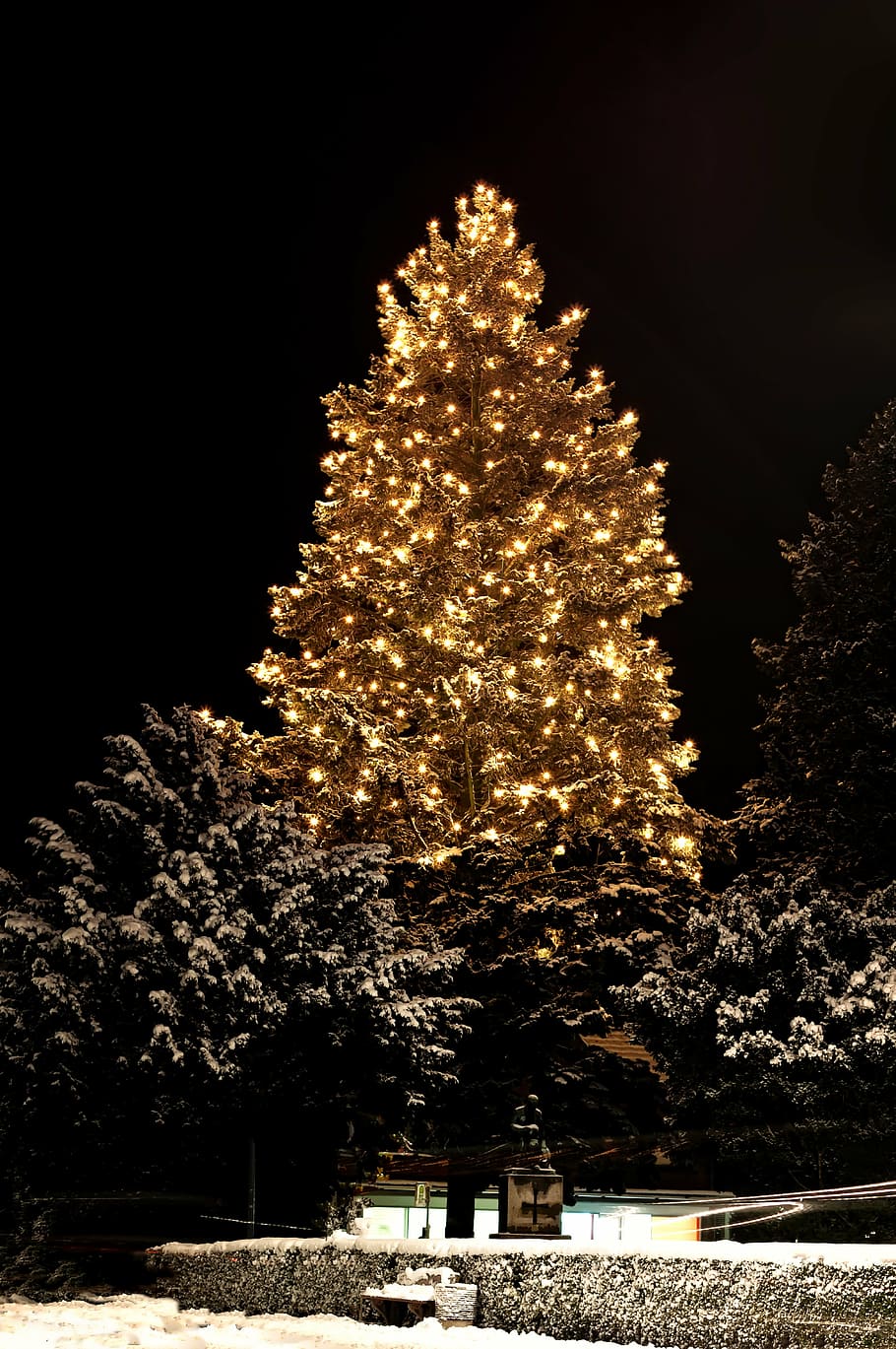 pre-lit tree, christmas, weihnachtsbaumschmuck, green, glaskugeln, HD wallpaper