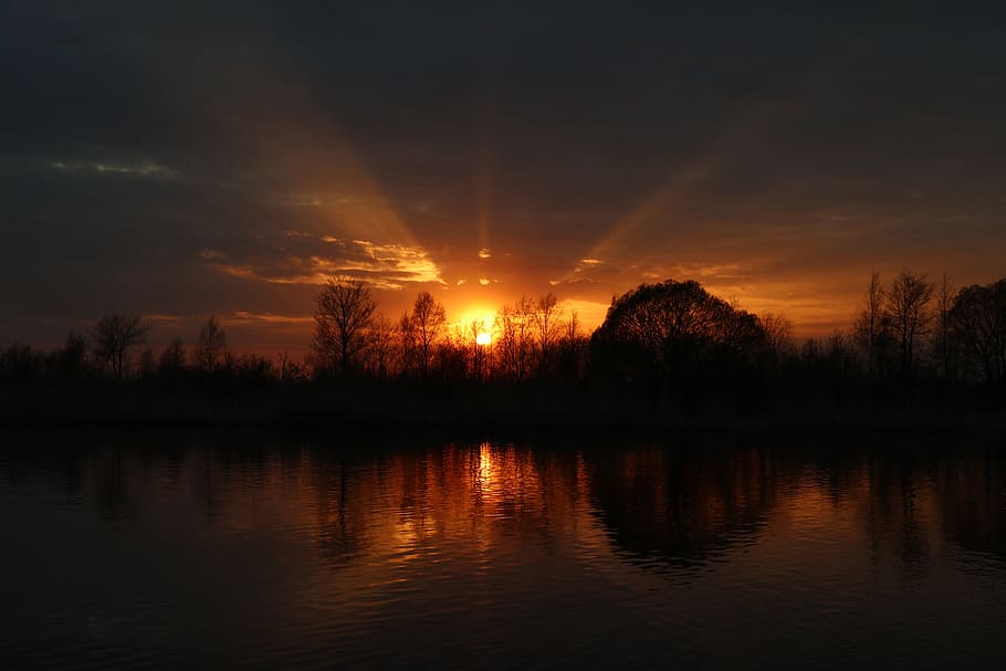 sunset, spring, river, water, nature, sky, sunrays, evening HD wallpaper