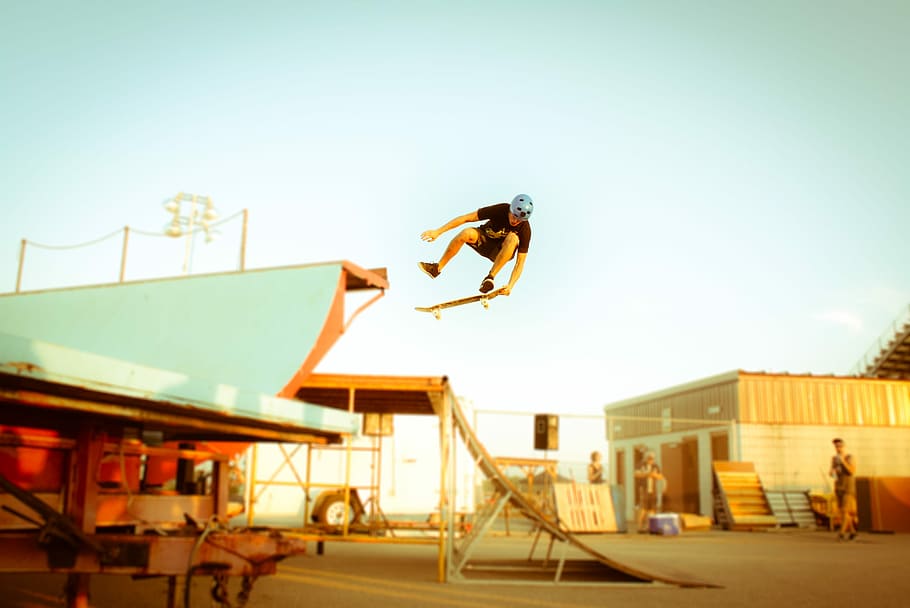 man performing skateboard, person doing tricks in skateboard, HD wallpaper
