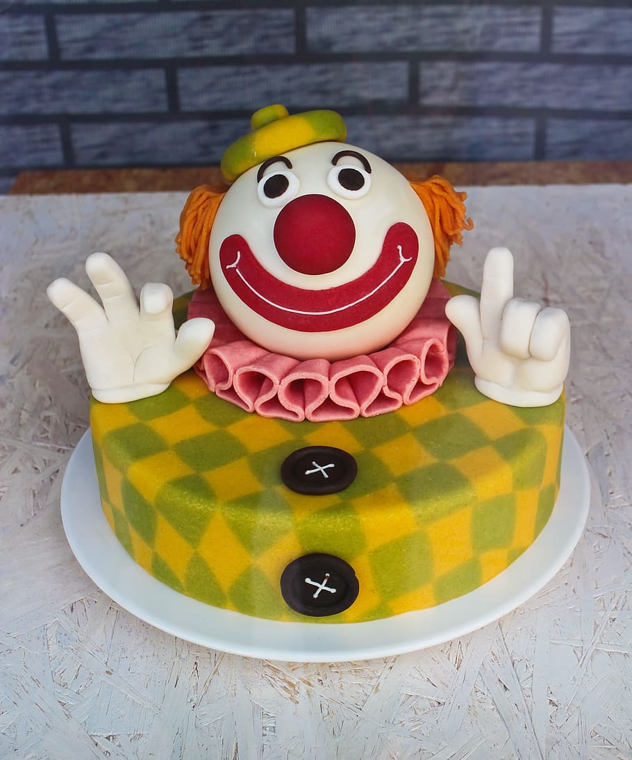 Cake, Laugh, clonw, cheerful, funny, sweet, bake, food, delicious HD wallpaper
