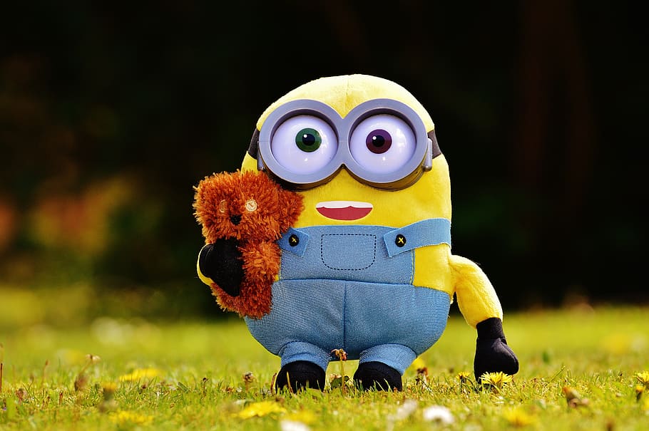 selective focus photography of Despicable Me Minion plush toy, HD wallpaper