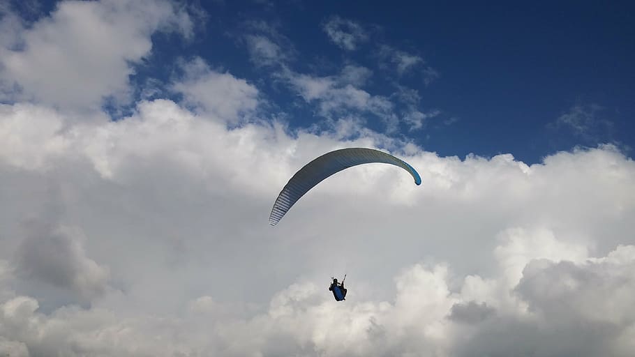 paragliding, clouds, beach, adrenaline, flying, outdoor, high HD wallpaper