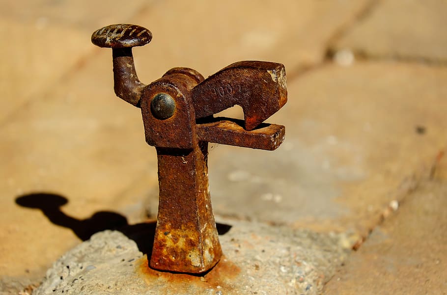 brown metal clamp, doorstop, iron, input, security, old, rusty HD wallpaper
