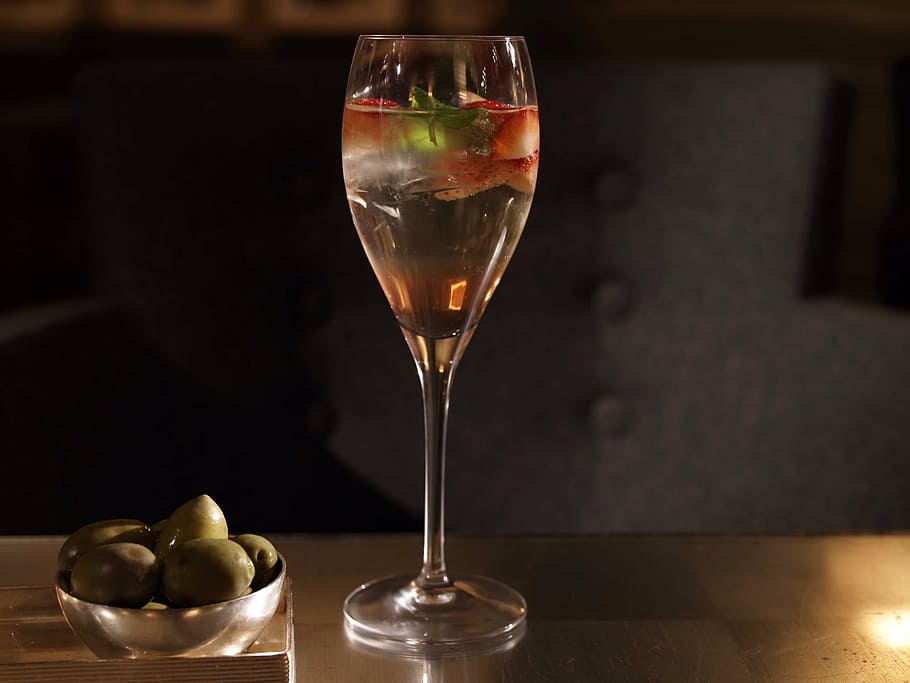 cocktail, libation, martini, alcohol, drink, table, wine, drinking Glass HD wallpaper