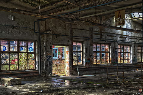 gray concrete building at daytime, leave, architecture, old HD wallpaper