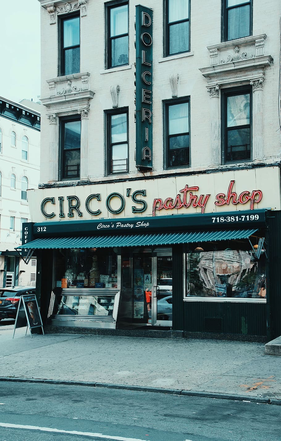 Circo's Pastry Shop store facade, Circo's pastry shop store during daytime HD wallpaper