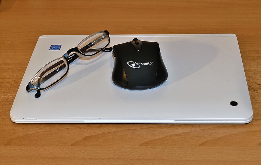 laptop, glasses, pc mouse, workplace, office, table, indoors HD wallpaper