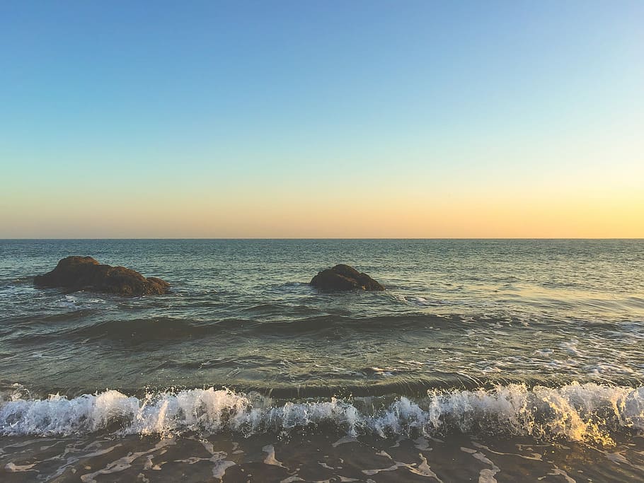photo of waves crushing on seashore, sea waves near black rocks HD wallpaper
