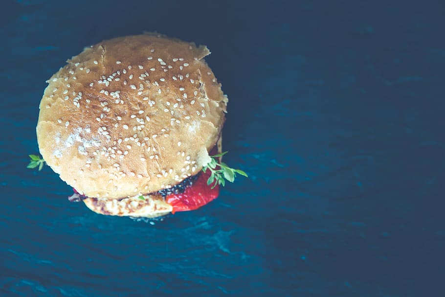burger on gray desk, hamburger, food, bread, sesame, seed, breakfast, HD wallpaper