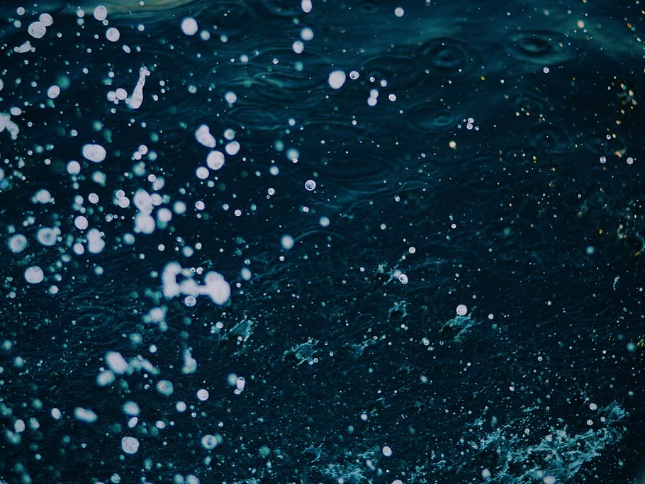 photography of green sea, raindrops on water, water, drop, splash HD wallpaper