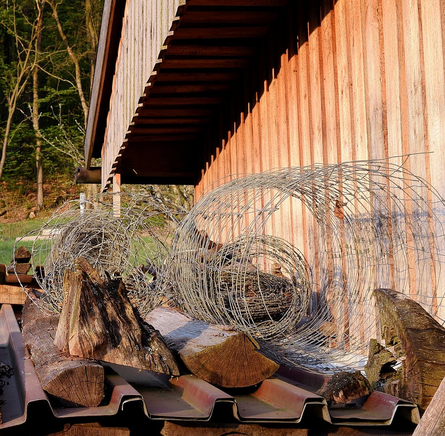 barbed wire, log cabin, forest area, wood, dusk, fence, fence old HD wallpaper