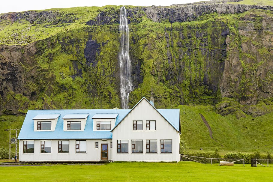 iceland, waterfall, moss, landscape, colorful house, built structure HD wallpaper