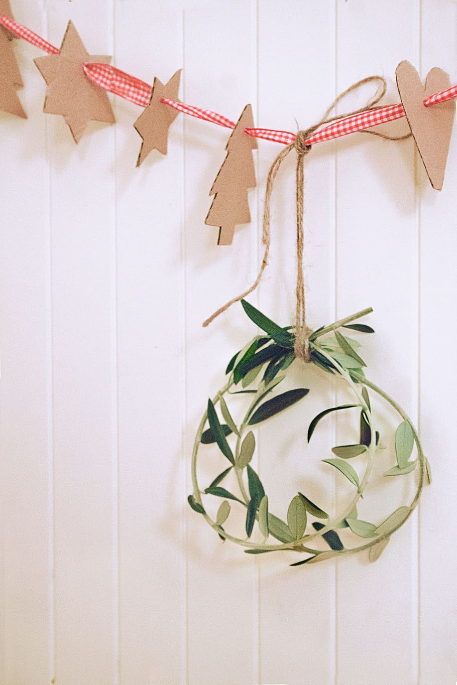 two green hanging decor hanged on wall, white, christmas, wreath HD wallpaper