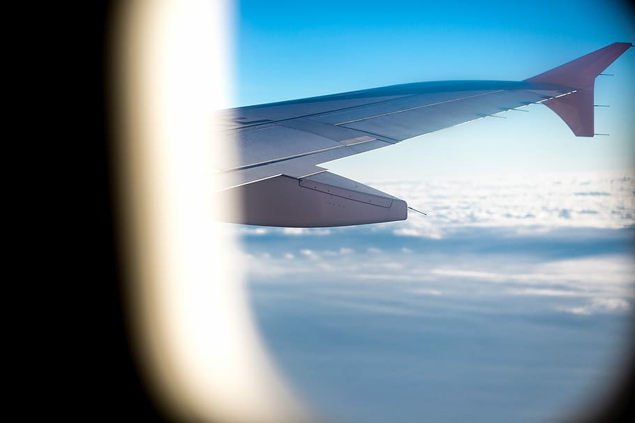 window view of right wing of airplane, photo of airplane's right wing in the sky HD wallpaper