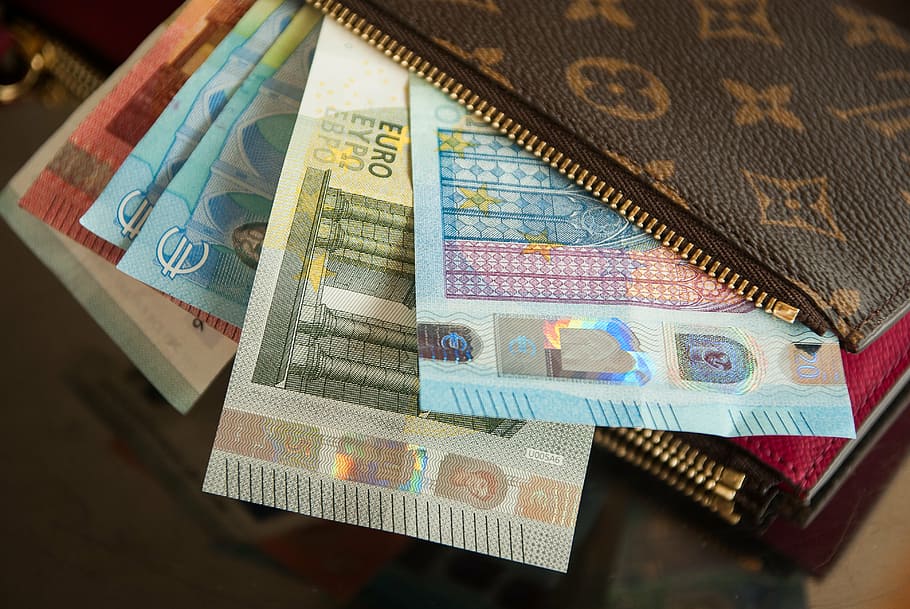closeup photo of assorted-denomination banknotes, wallet, vuitton, HD wallpaper