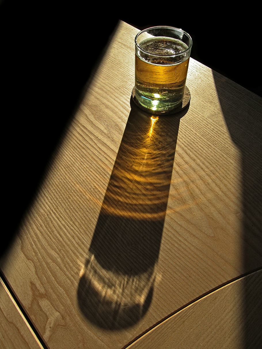 rocks glass filled with liquor spotted by light, beer, shadow HD wallpaper
