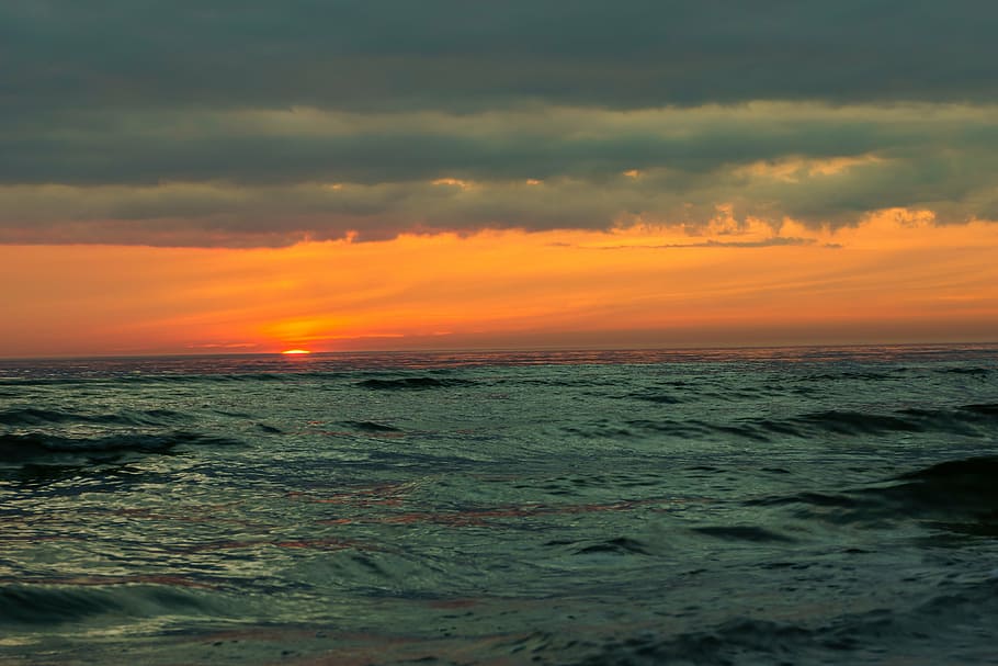 ocean waves during sunset, baltic, sea, sky, horizon, clouds HD wallpaper