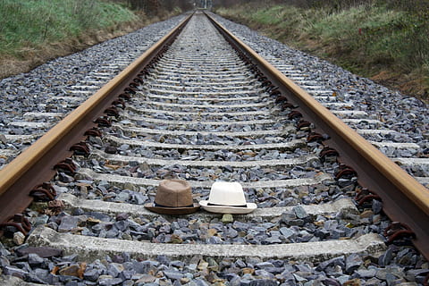railroad, hat, straw hat, pair, duet, summer hat, cumberland HD wallpaper