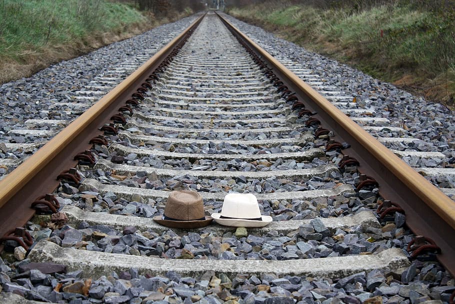 railroad, hat, straw hat, pair, duet, summer hat, cumberland HD wallpaper