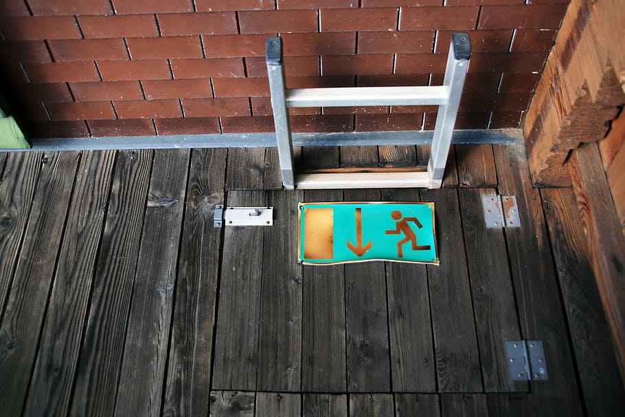 emergency staircase, exit, scale, balcony, wood, bricks, hostel HD wallpaper