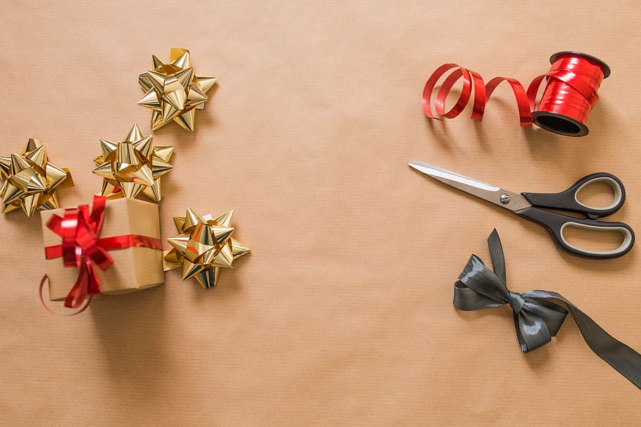 black handled scissors on brown wooden surface, gift, box, bow HD wallpaper