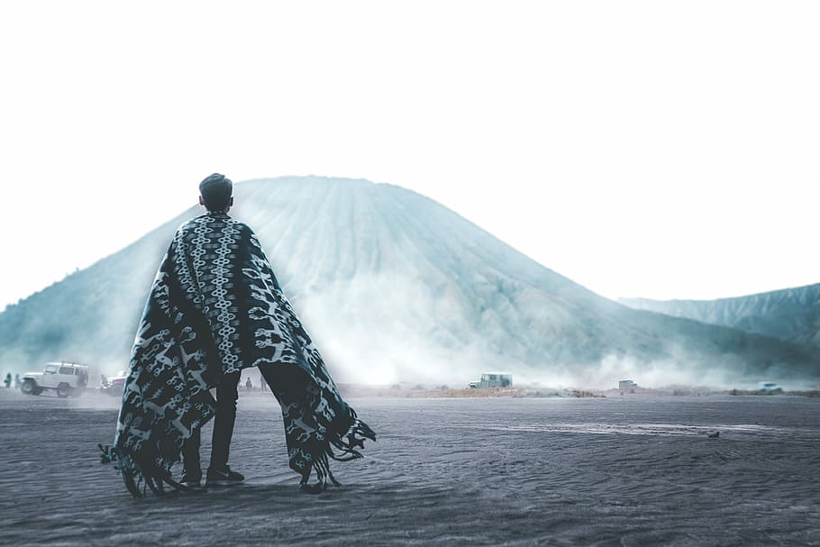 men's black and white scarf, man wearing scarf walking on field HD wallpaper