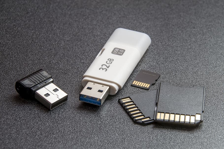 32 GB Toshiba flash drive, flash memory, pendrive, memory card