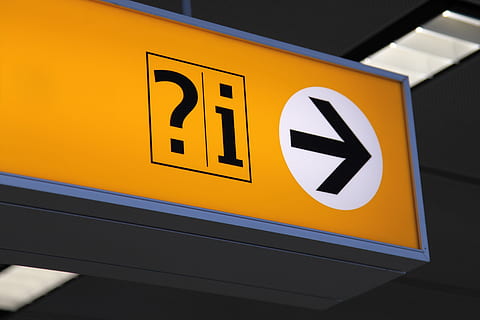 close-up photography of arrow signage, box, light, board, destination HD wallpaper