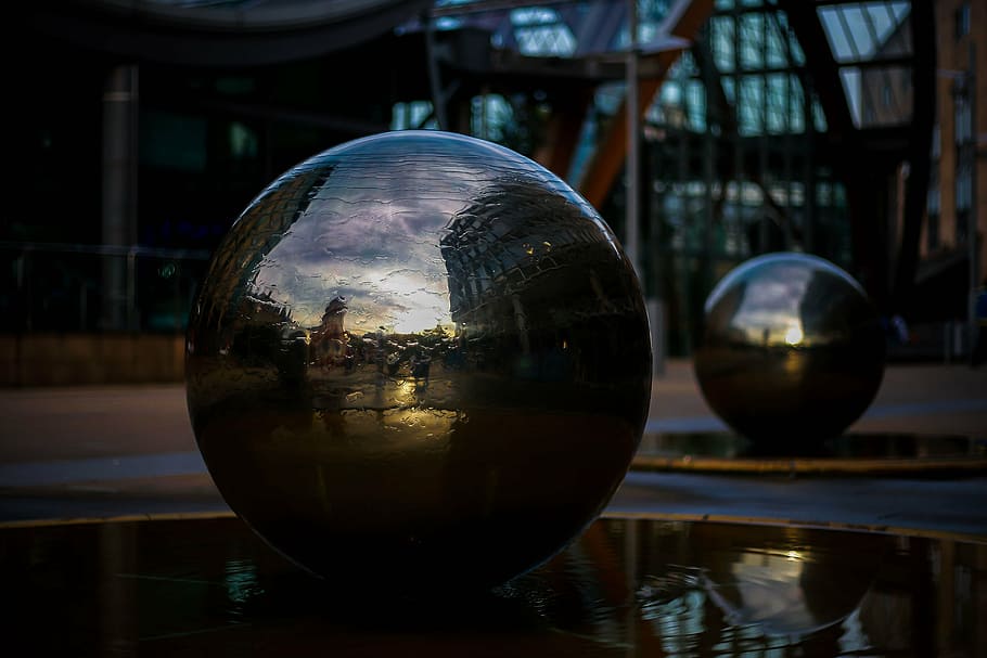 center, sunset, light reflections, sphere, water, crystal ball HD wallpaper