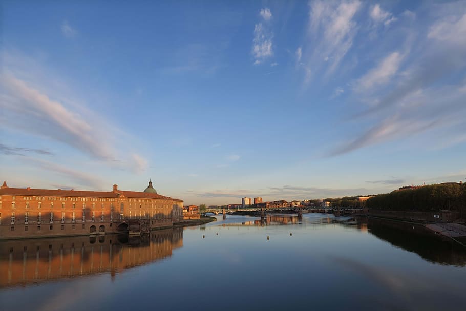 body of water, travel, sky, outdoor, toulouse, reflection, built structure